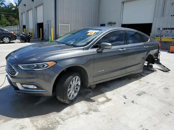 3FA6P0LU8HR260541 2017 FORD FUSION - Image 1