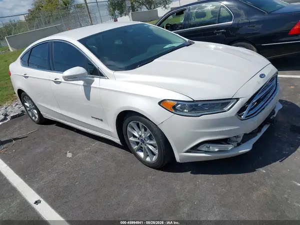 3FA6P0LU8HR269949 2017 FORD FUSION - Image 1