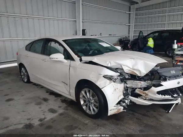 3FA6P0LU8HR297136 2017 FORD FUSION - Image 1