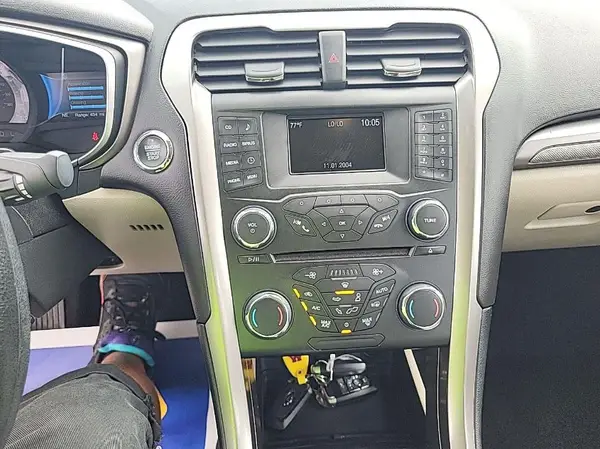 3FA6P0LU8HR301024 2017 FORD FUSION - Image 2