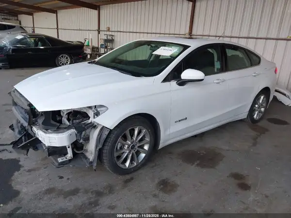 3FA6P0LU8HR315411 2017 FORD FUSION - Image 2