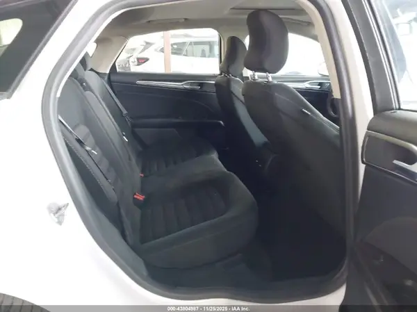 3FA6P0LU8HR315411 2017 FORD FUSION - Image 8