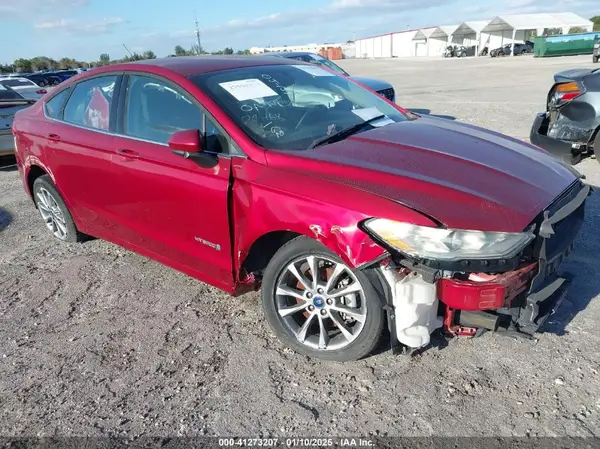 3FA6P0LU8HR384728 2017 FORD FUSION - Image 1