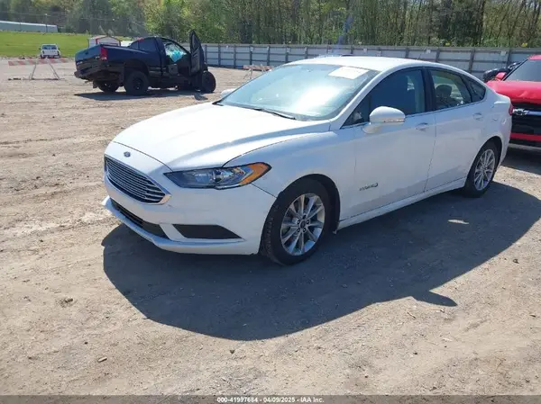 3FA6P0LU8HR396572 2017 FORD FUSION - Image 2