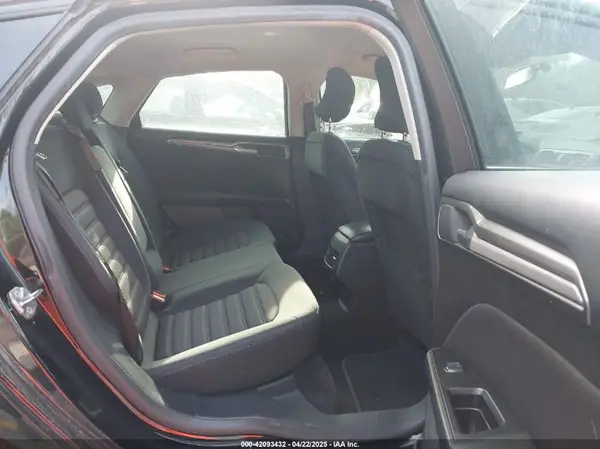3FA6P0LU8HR400085 2017 FORD FUSION - Image 8