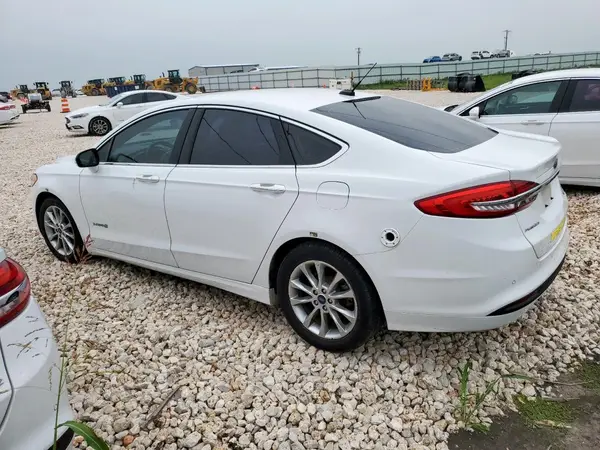 3FA6P0LU8HR409384 2017 FORD FUSION - Image 2