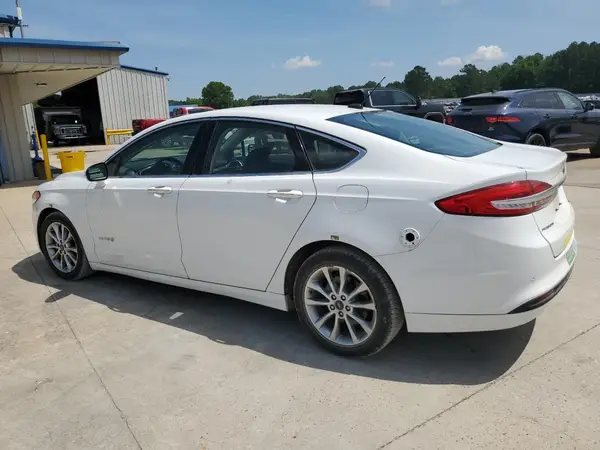 3FA6P0LU8HR409532 2017 FORD FUSION - Image 2