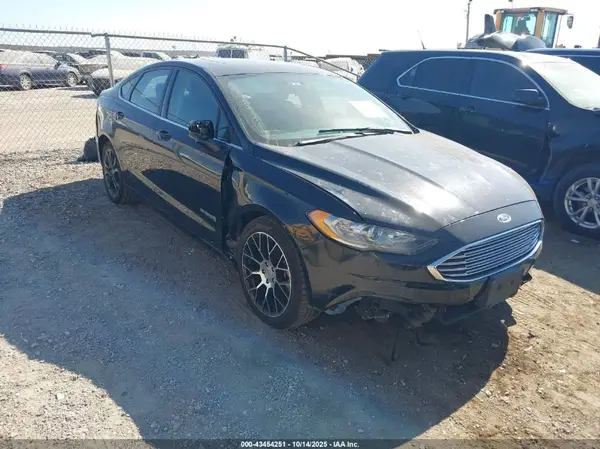 3FA6P0LU8JR101752 2018 FORD FUSION - Image 1