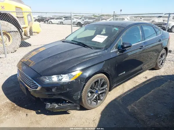 3FA6P0LU8JR101752 2018 FORD FUSION - Image 2
