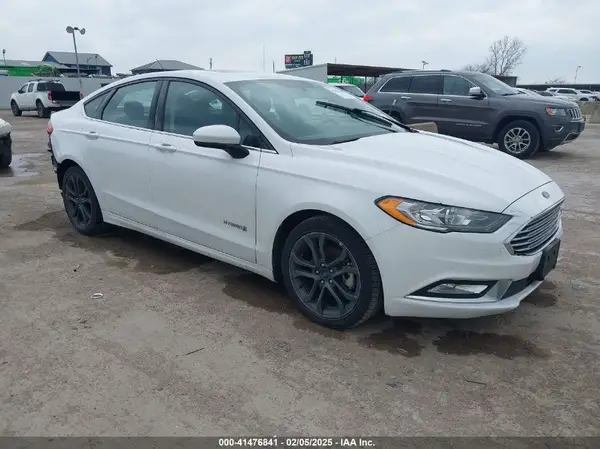 3FA6P0LU8JR103517 2018 FORD FUSION - Image 1