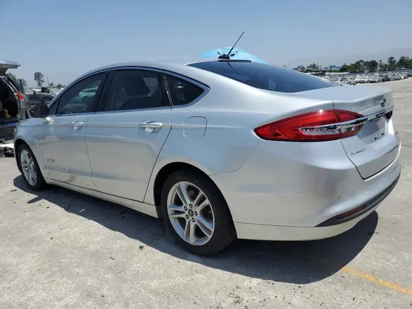 3FA6P0LU8JR110693 2018 FORD FUSION - Image 2