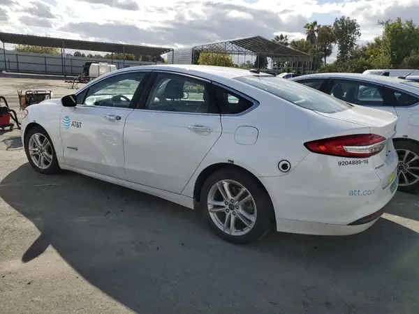 3FA6P0LU8JR118759 2018 FORD FUSION - Image 2