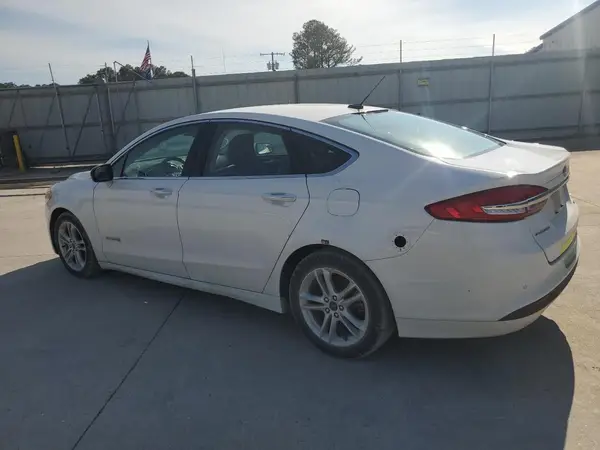 3FA6P0LU8JR118762 2018 FORD FUSION - Image 2