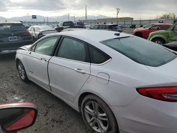 3FA6P0LU8JR128059 2018 FORD FUSION - Image 2