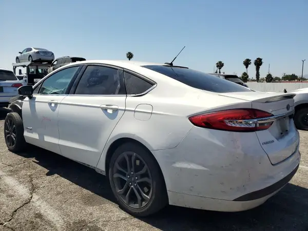 3FA6P0LU8JR132421 2018 FORD FUSION - Image 2