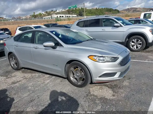 3FA6P0LU8JR133360 2018 FORD FUSION - Image 1