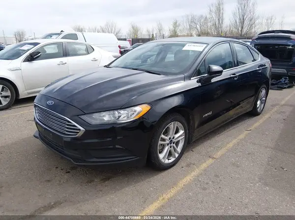 3FA6P0LU8JR140065 2018 FORD FUSION - Image 2