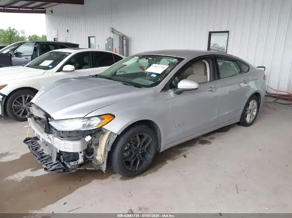 3FA6P0LU8JR146979 2018 FORD FUSION - Image 2