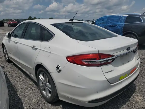3FA6P0LU8JR152457 2018 FORD FUSION - Image 2