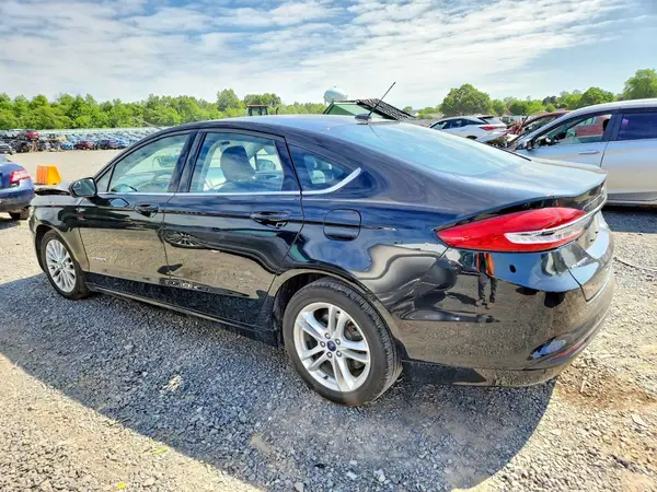 3FA6P0LU8JR152622 2018 FORD FUSION - Image 2
