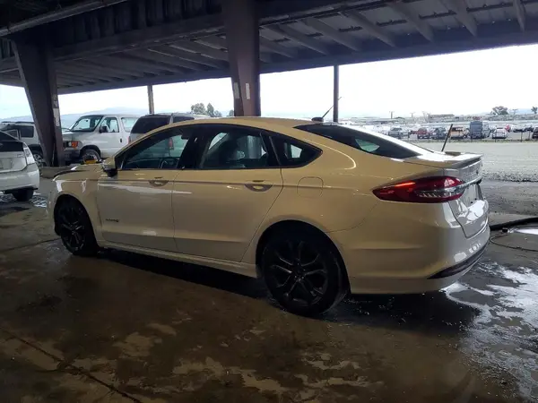 3FA6P0LU8JR155729 2018 FORD FUSION - Image 2