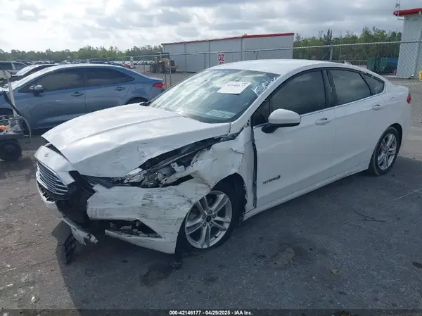 3FA6P0LU8JR157528 2018 FORD FUSION - Image 2