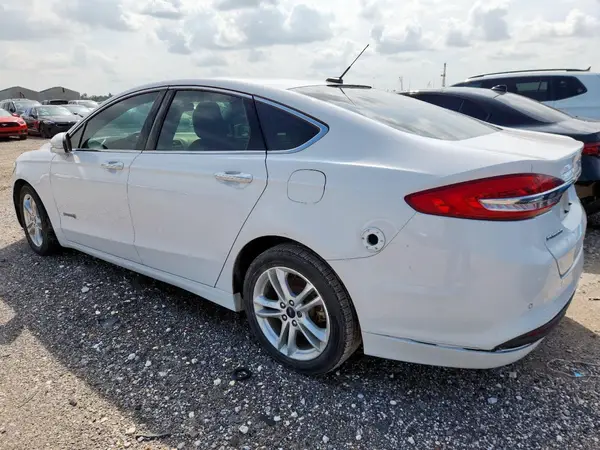 3FA6P0LU8JR171686 2018 FORD FUSION - Image 2