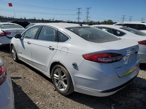3FA6P0LU8JR172059 2018 FORD FUSION - Image 2