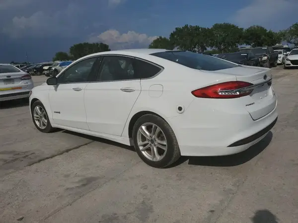 3FA6P0LU8JR178461 2018 FORD FUSION - Image 2