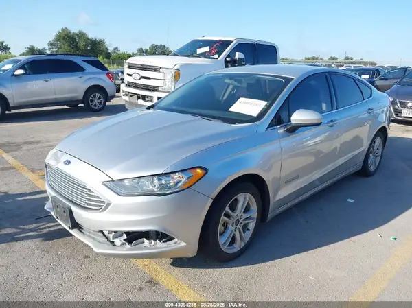 3FA6P0LU8JR191243 2018 FORD FUSION - Image 2