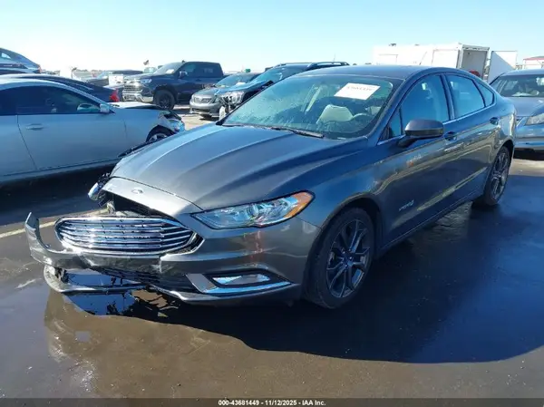 3FA6P0LU8JR248525 2018 FORD FUSION - Image 2