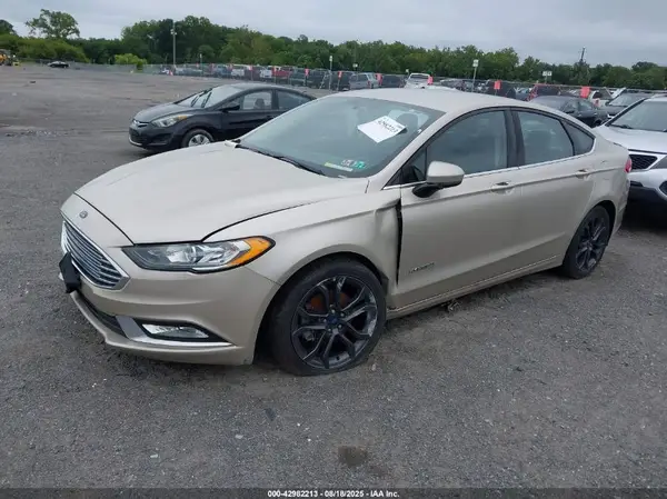3FA6P0LU8JR248685 2018 FORD FUSION - Image 2