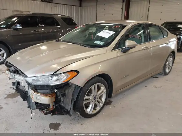 3FA6P0LU8JR250307 2018 FORD FUSION - Image 2