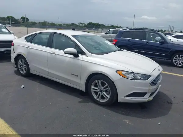 3FA6P0LU8JR259024 2018 FORD FUSION - Image 1