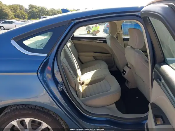 3FA6P0LU8KR185069 2019 FORD FUSION - Image 8
