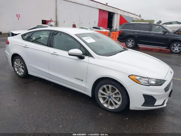 3FA6P0LU8KR188392 2019 FORD FUSION - Image 1