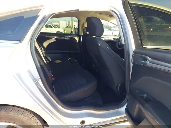 3FA6P0LU8KR200069 2019 FORD FUSION - Image 8