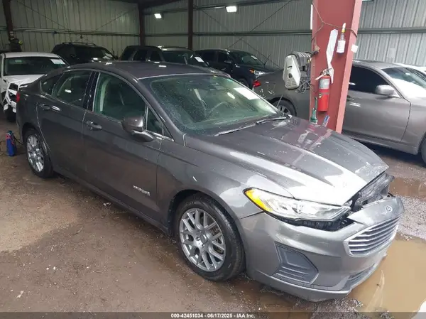 3FA6P0LU8KR205563 2019 FORD FUSION - Image 1