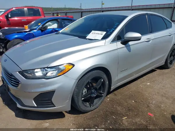 3FA6P0LU8KR242435 2019 FORD FUSION - Image 2