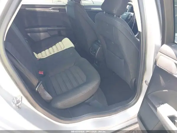 3FA6P0LU8KR242435 2019 FORD FUSION - Image 8