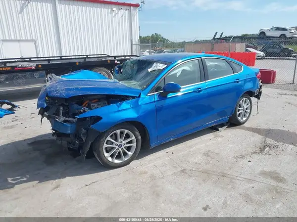 3FA6P0LU8LR219979 2020 FORD FUSION - Image 2