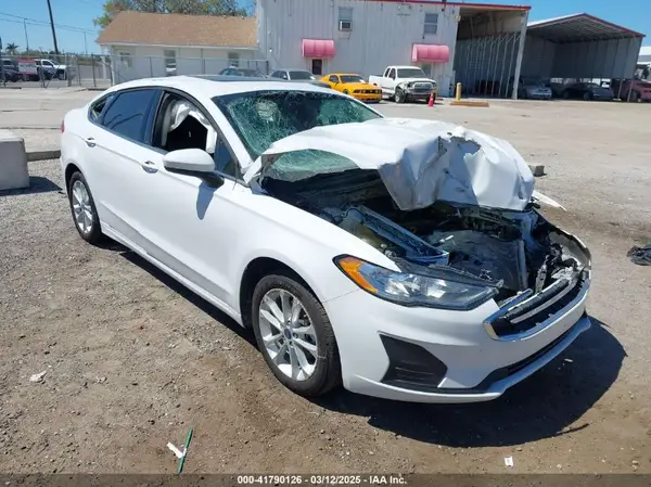 3FA6P0LU8LR266686 2020 FORD FUSION - Image 1
