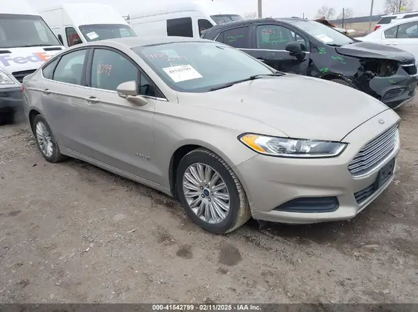 3FA6P0LU9GR102742 2016 FORD FUSION - Image 1
