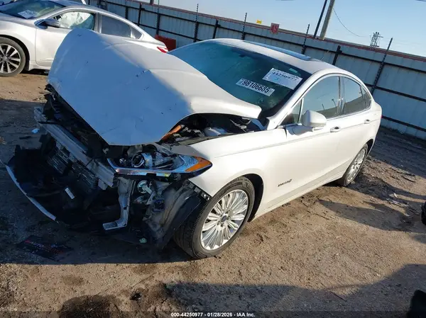 3FA6P0LU9GR203795 2016 FORD FUSION - Image 2