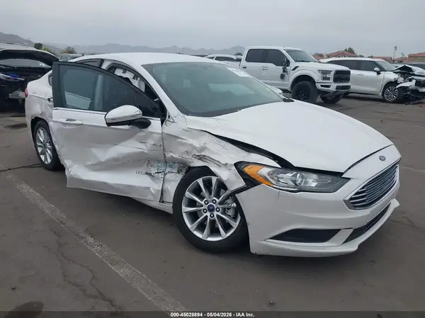 3FA6P0LU9HR110552 2017 FORD FUSION - Image 1