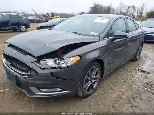3FA6P0LU9HR138335 2017 FORD FUSION - Image 2
