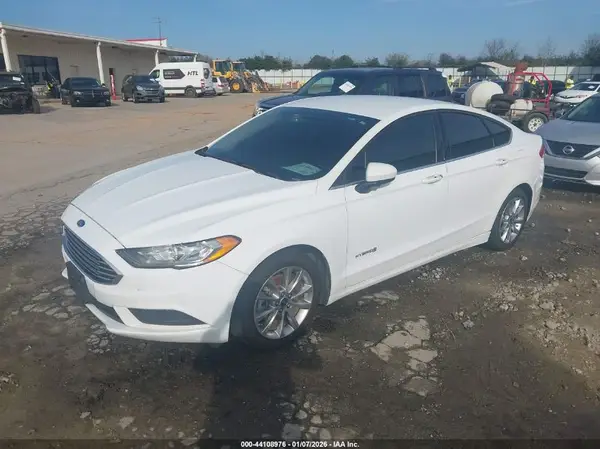 3FA6P0LU9HR157855 2017 FORD FUSION - Image 2