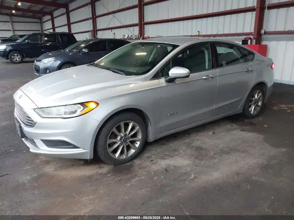 3FA6P0LU9HR243652 2017 FORD FUSION - Image 2