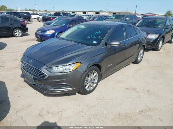 3FA6P0LU9HR254991 2017 FORD FUSION - Image 2