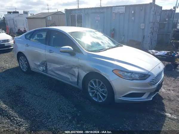 3FA6P0LU9HR323808 2017 FORD FUSION - Image 1